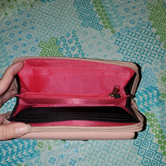 Used wallet - Picture 3 of 3